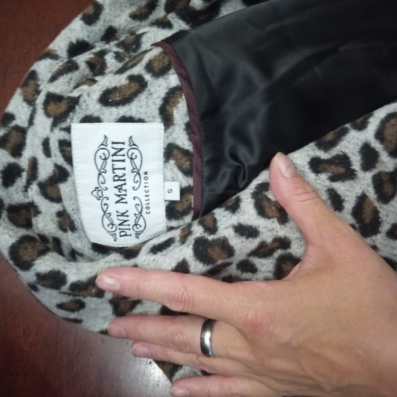 Pink Martini Black and White Leopard Print Robe - Picture 2 of 2